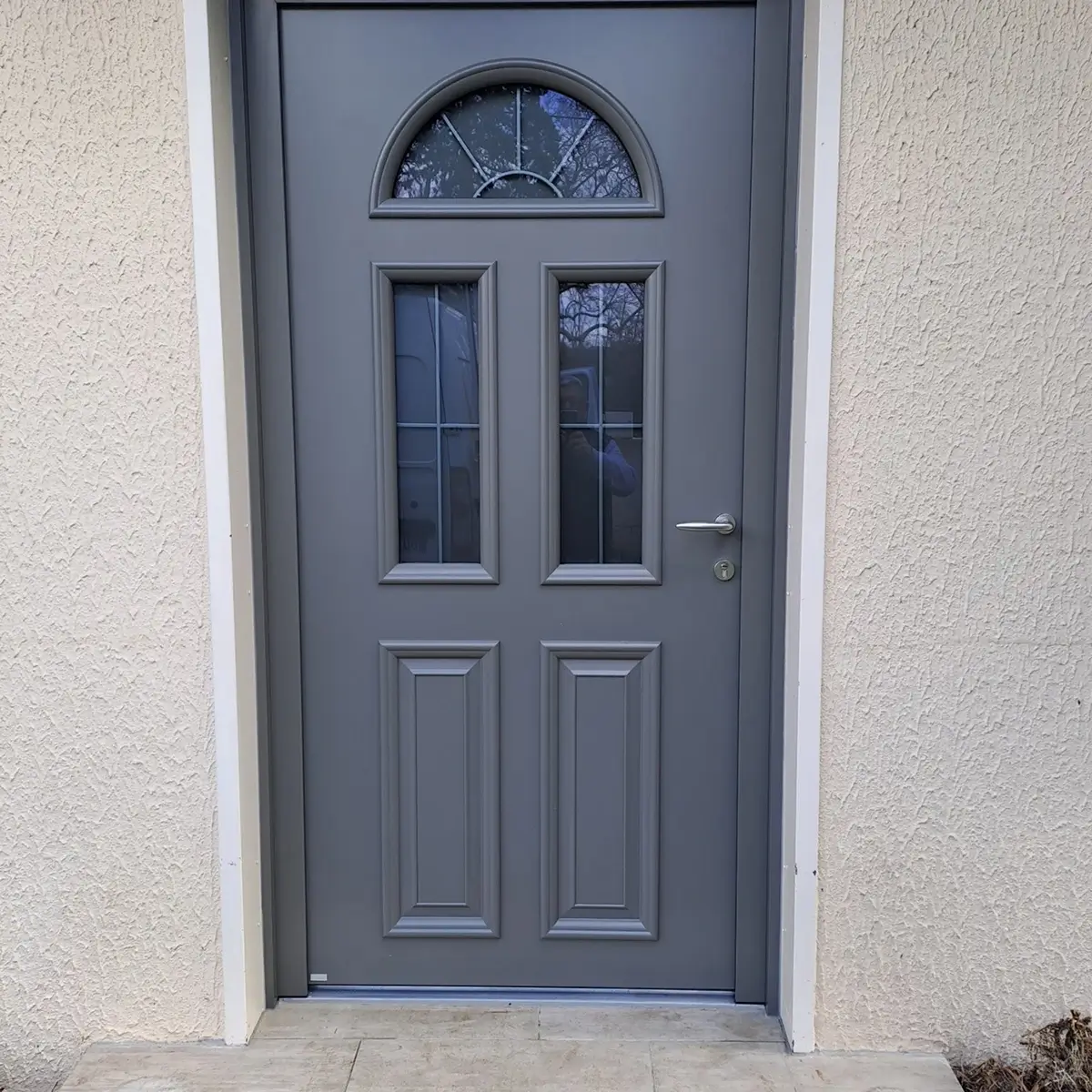 Porte d'entrée aluminium gris anthracite with tierce vitrée